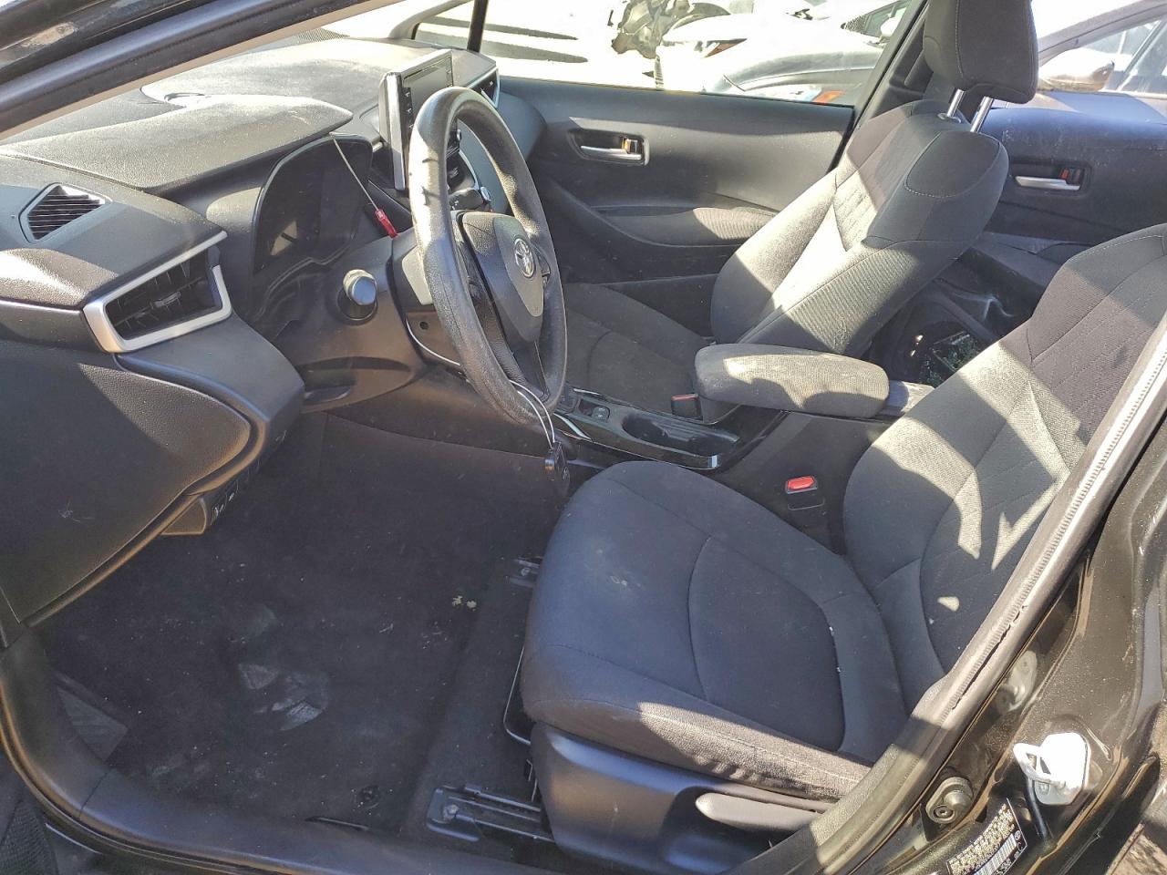 2021 TOYOTA COROLLA LE photo 13