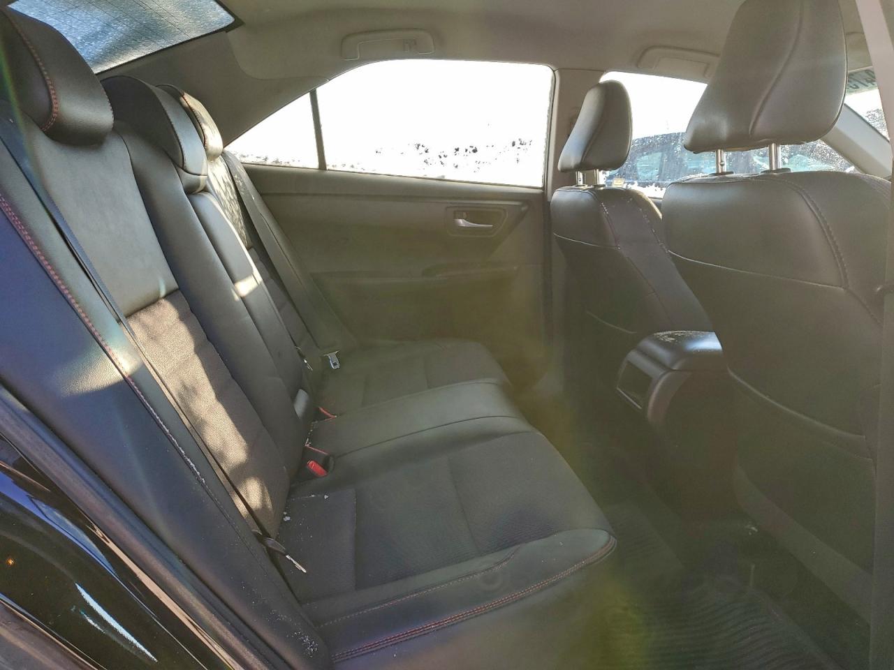 2016 TOYOTA CAMRY LE photo 10