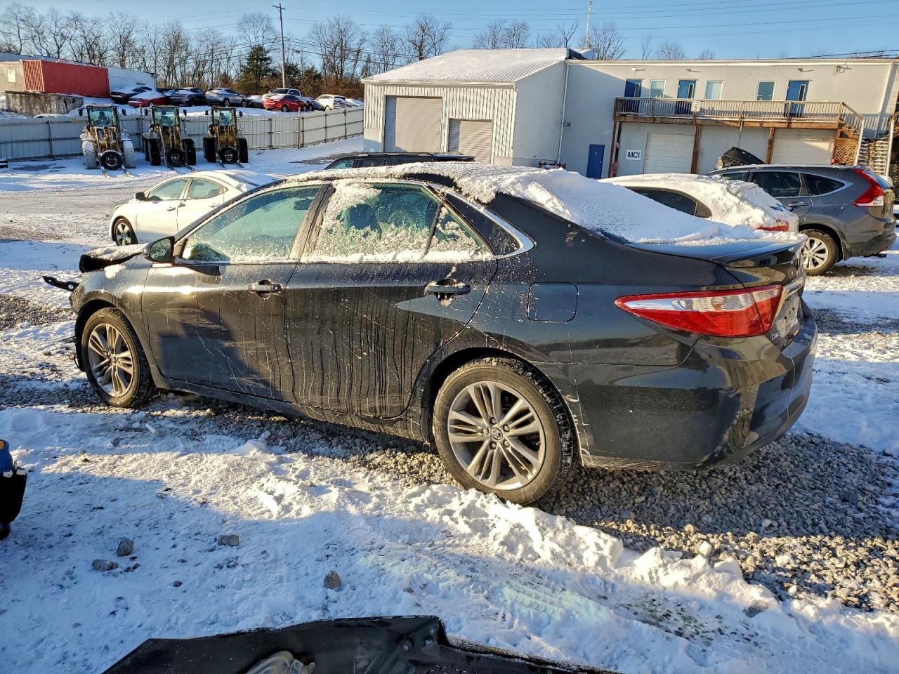2016 TOYOTA CAMRY LE photo 2