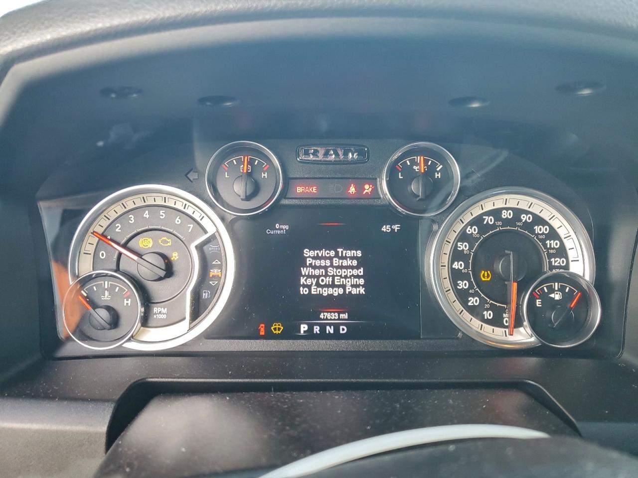 2016 RAM 1500 SLT photo 9