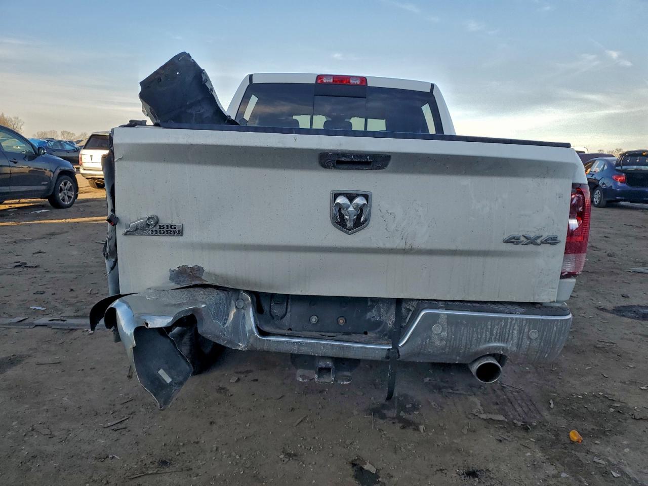 2016 RAM 1500 SLT photo 6