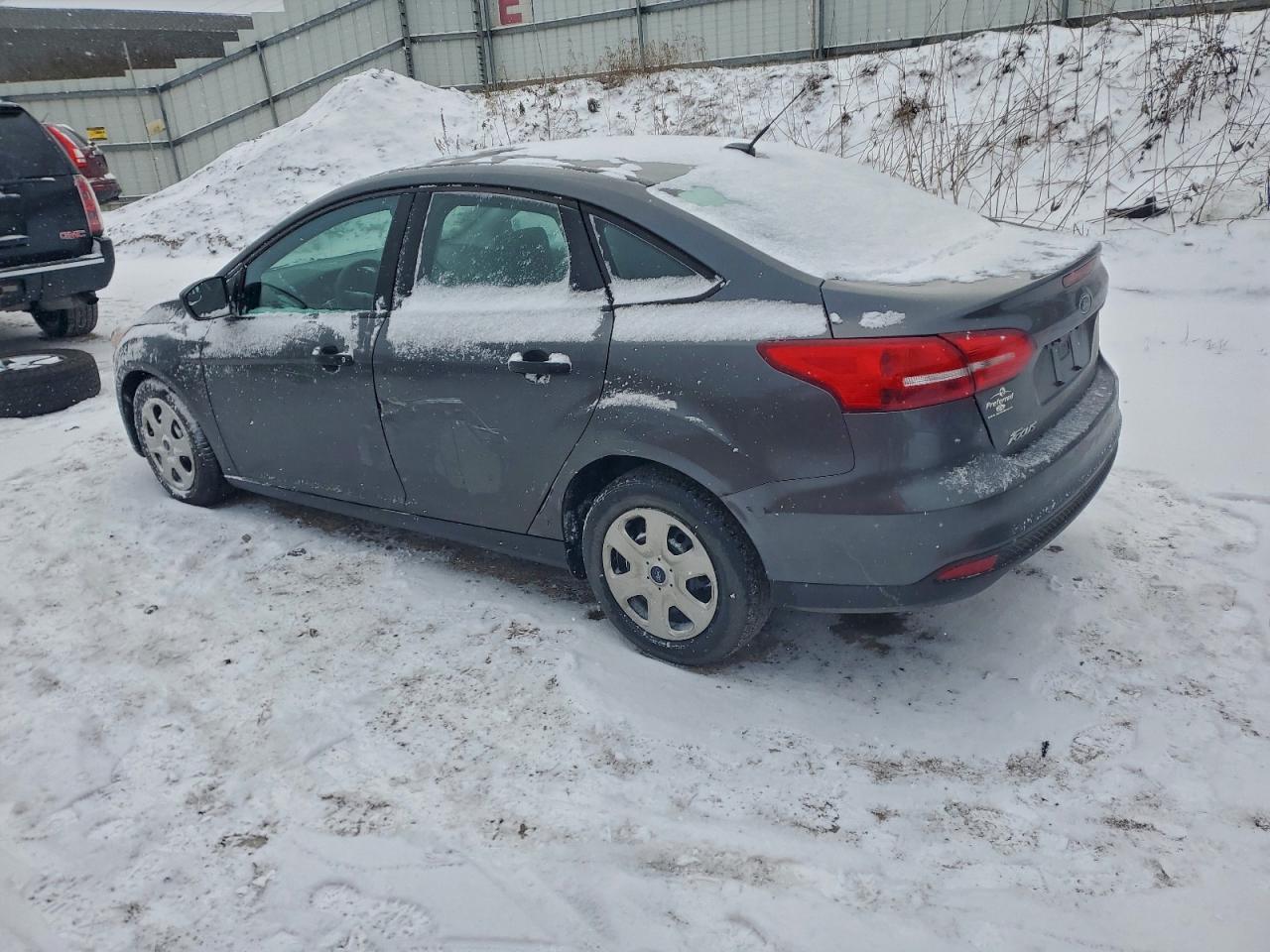 2018 FORD FOCUS S photo 2