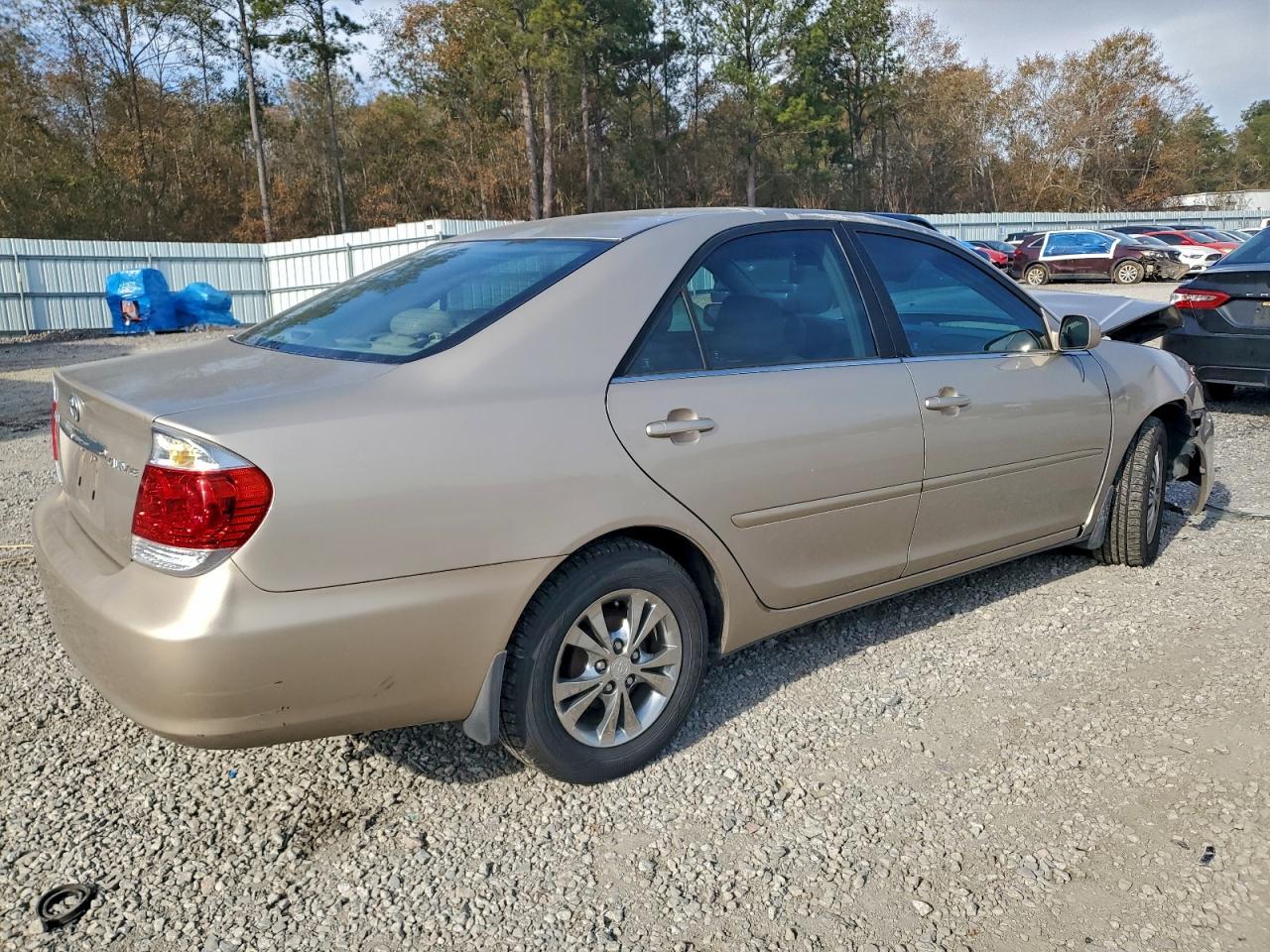 2005 TOYOTA CAMRY LE photo 5