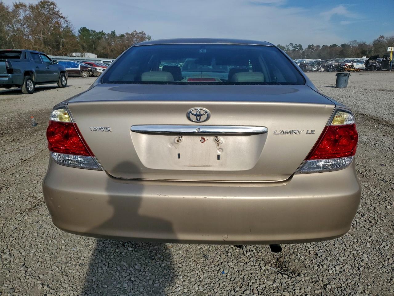 2005 TOYOTA CAMRY LE photo 11