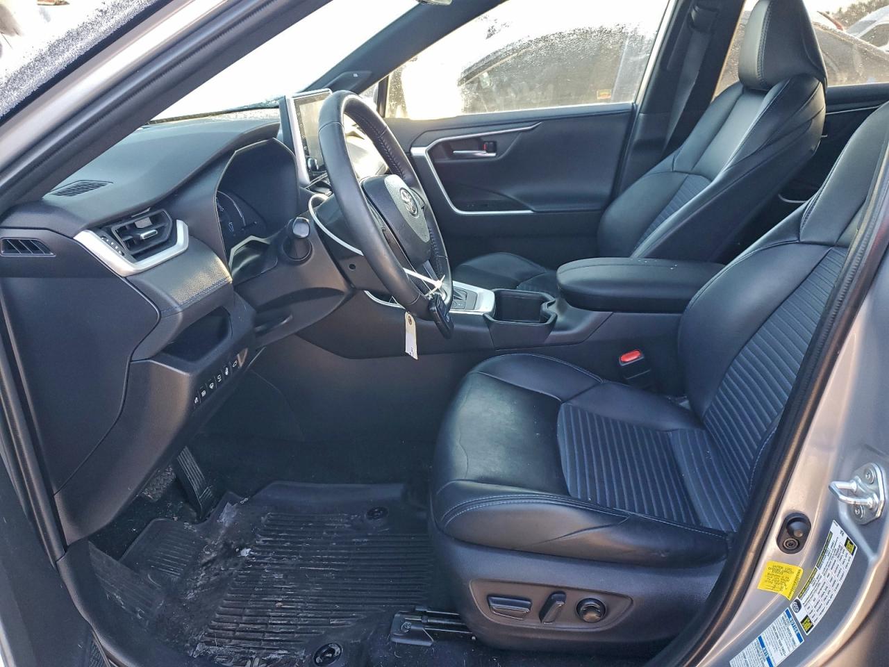 2022 TOYOTA RAV4 XSE photo 19