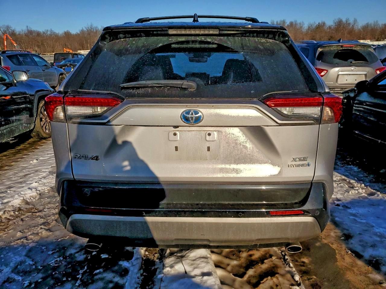 2022 TOYOTA RAV4 XSE photo 16