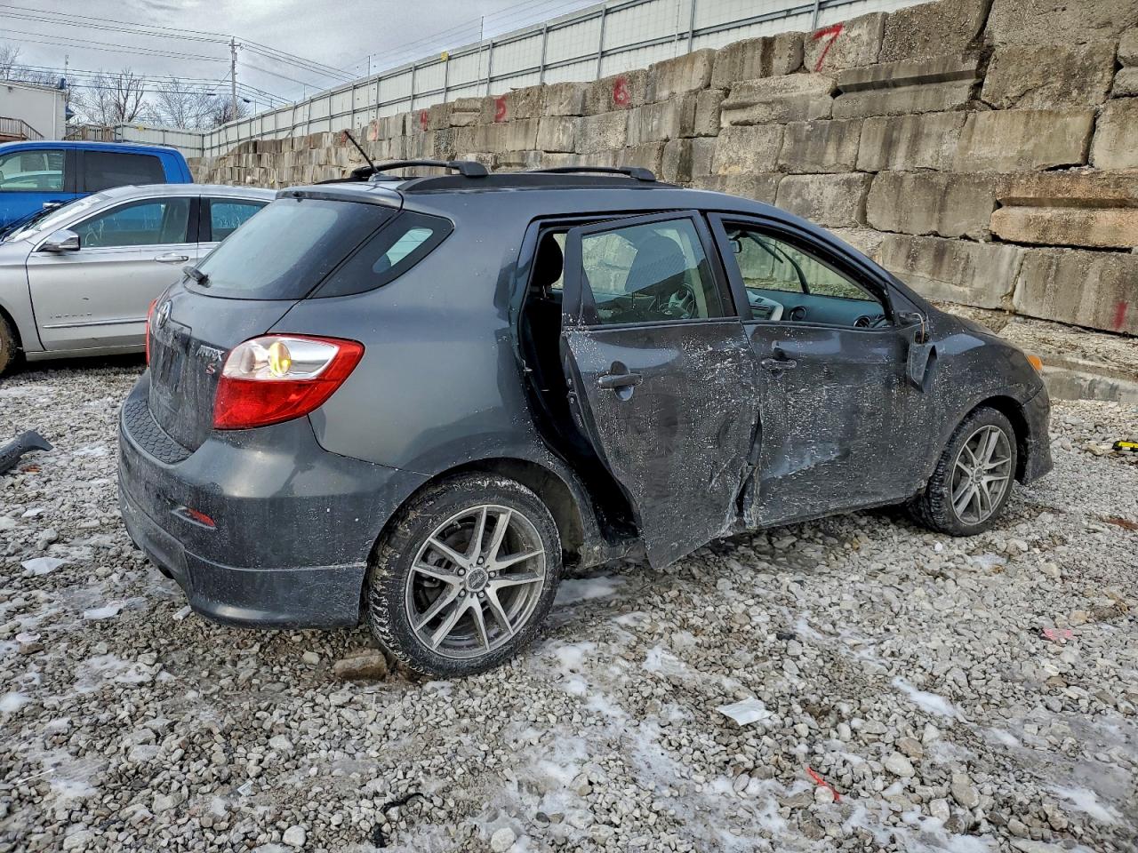 2010 TOYOTA COROLLA MATRIX S photo 3