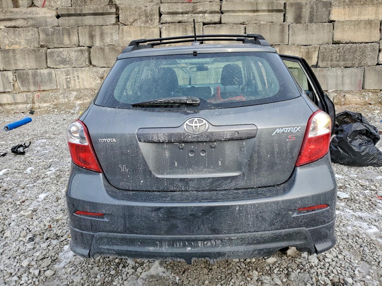 2010 TOYOTA COROLLA MATRIX S photo 6