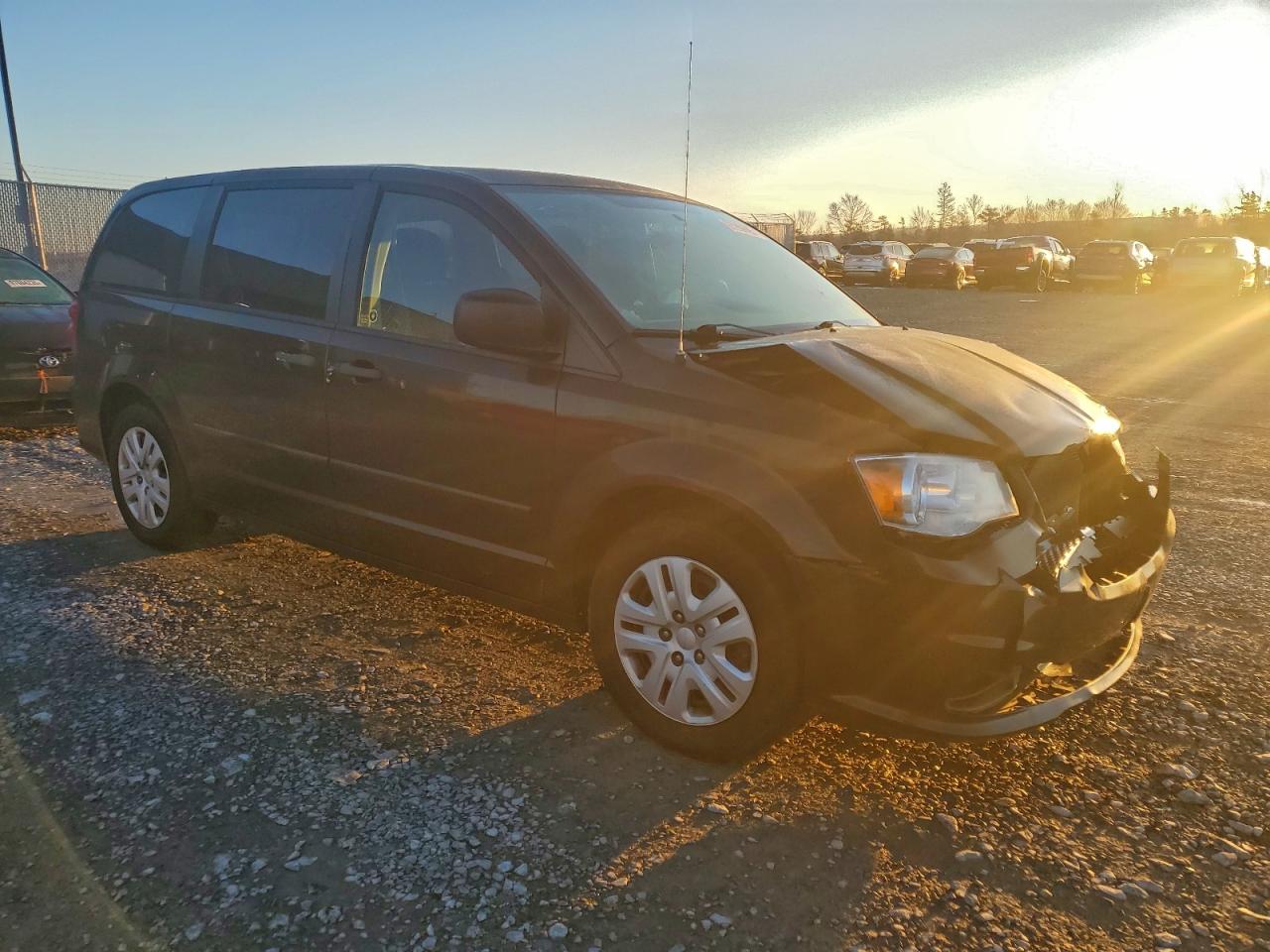 2015 DODGE GRAND CARAVAN SE photo 4