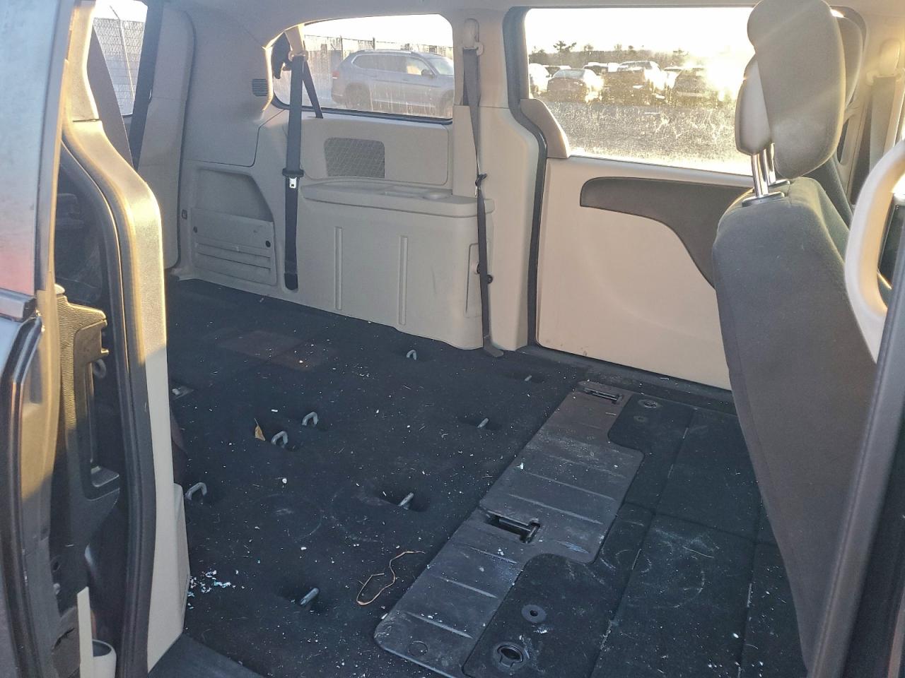 2015 DODGE GRAND CARAVAN SE photo 11