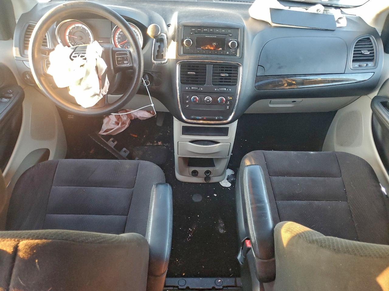 2015 DODGE GRAND CARAVAN SE photo 8