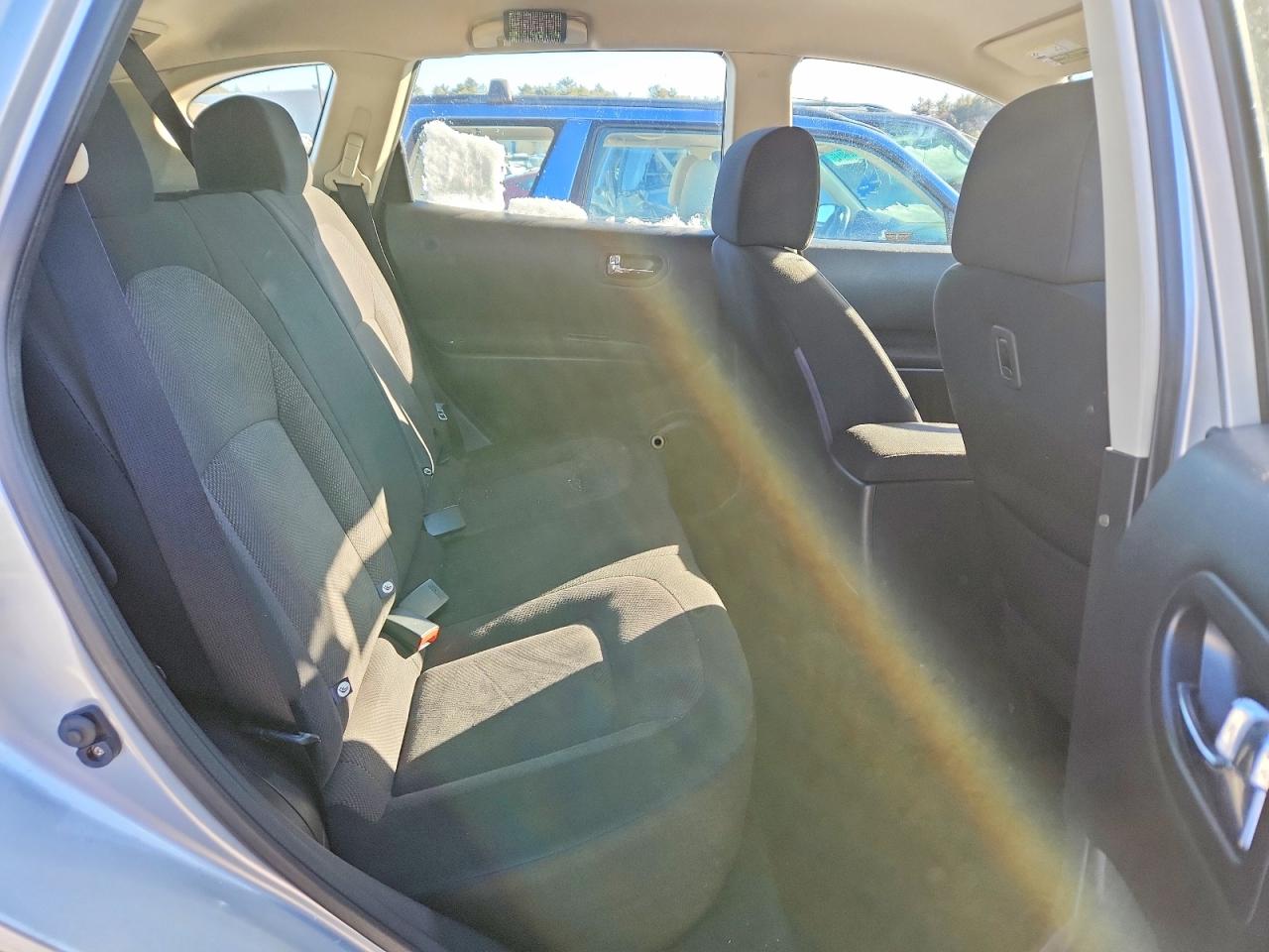 2011 NISSAN ROGUE S photo 31