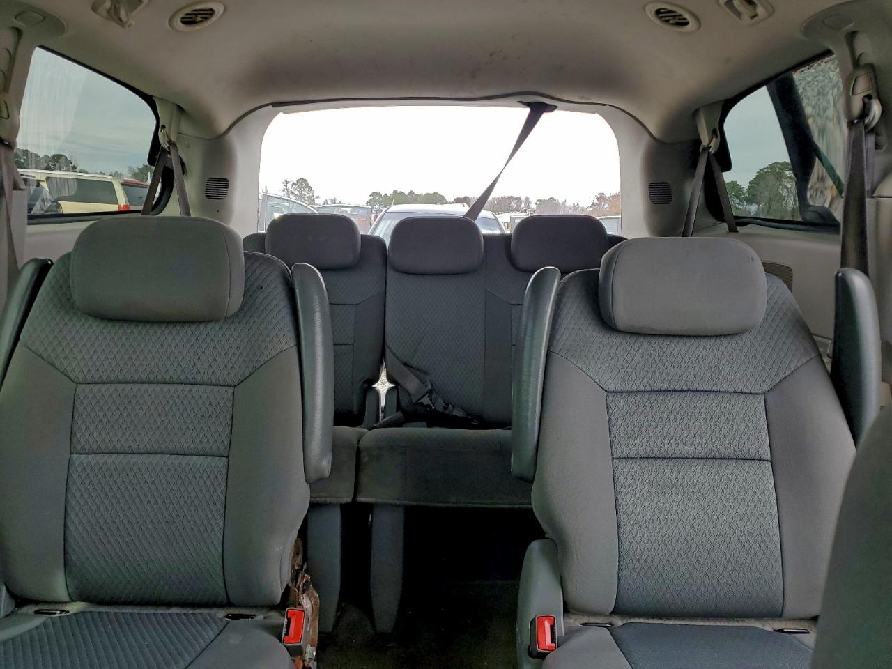 2010 CHRYSLER TOWN & COUNTRY LX photo 28