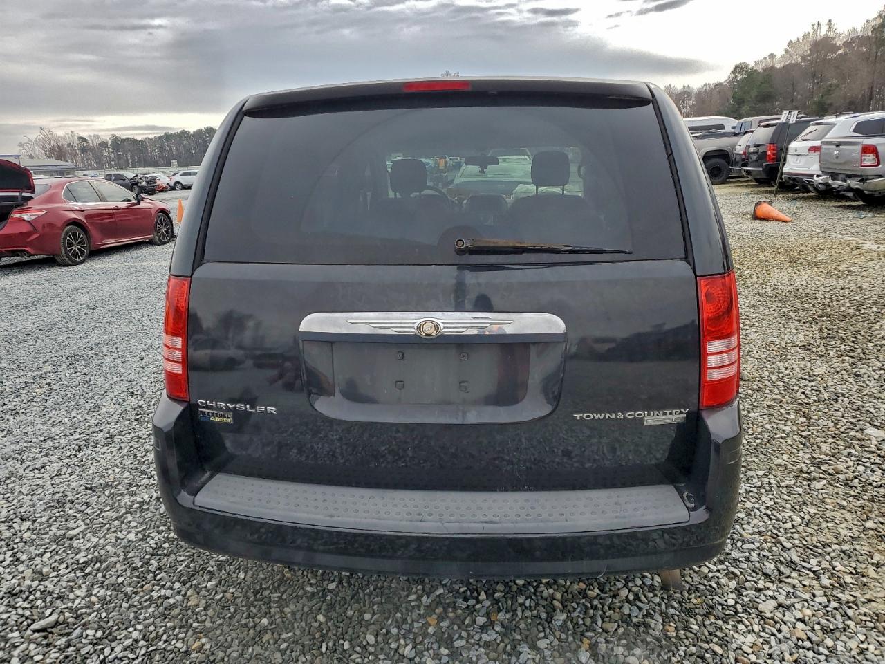 2010 CHRYSLER TOWN & COUNTRY LX photo 16