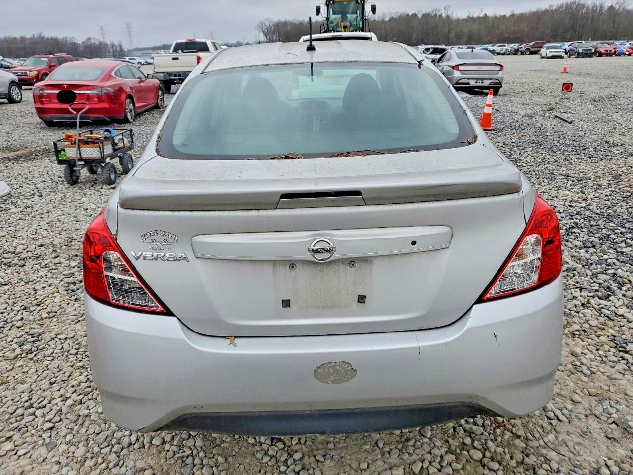 2018 NISSAN VERSA S photo 6