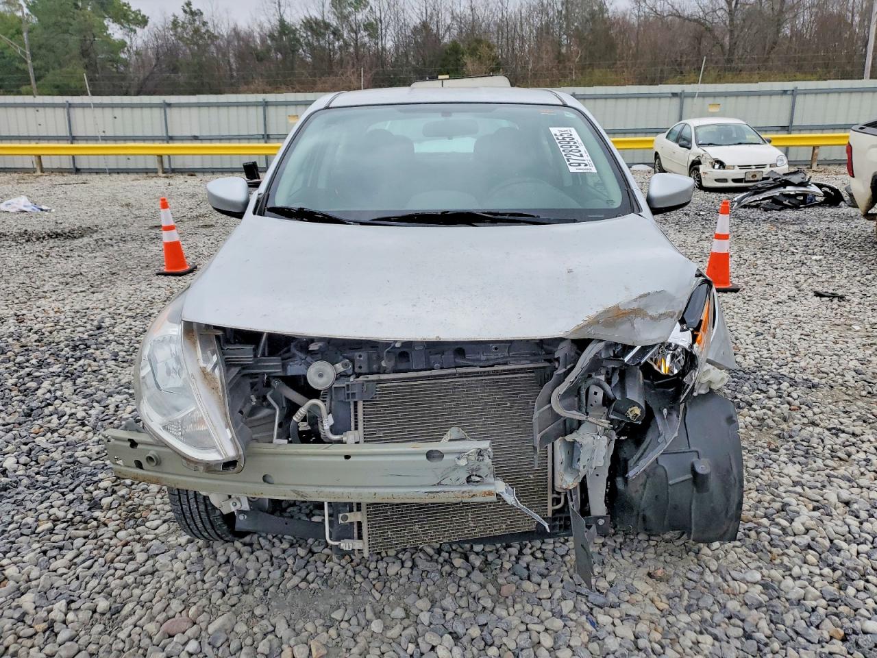 2018 NISSAN VERSA S photo 5
