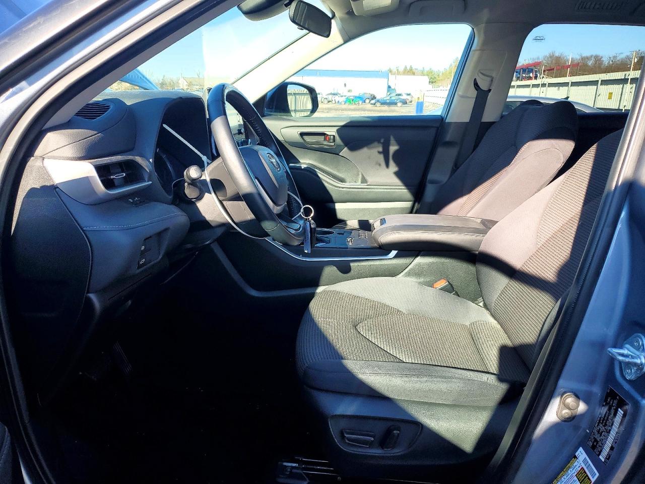 2022 TOYOTA HIGHLANDER HYBRID LE photo 19
