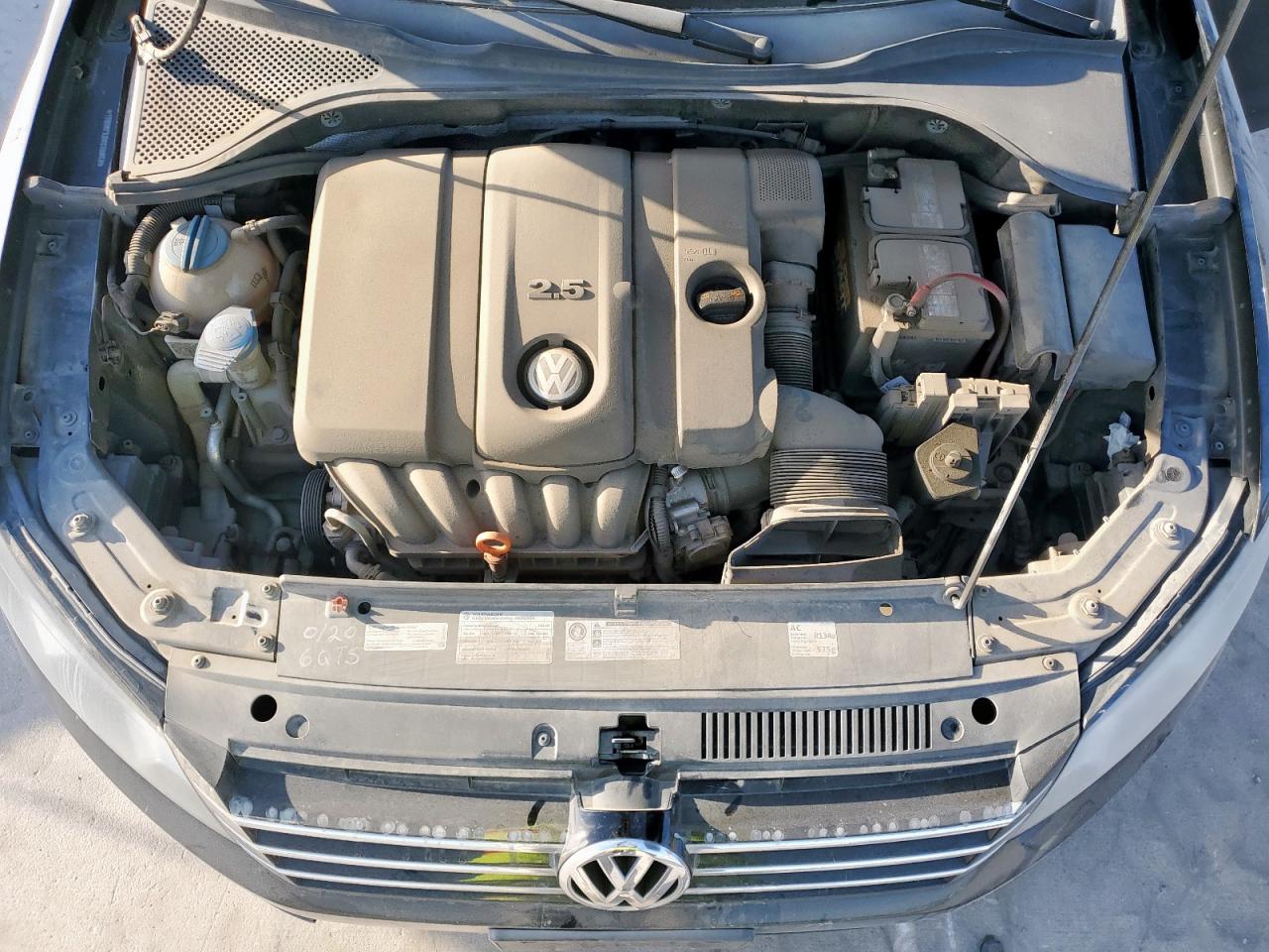 2012 VOLKSWAGEN PASSAT SE photo 11