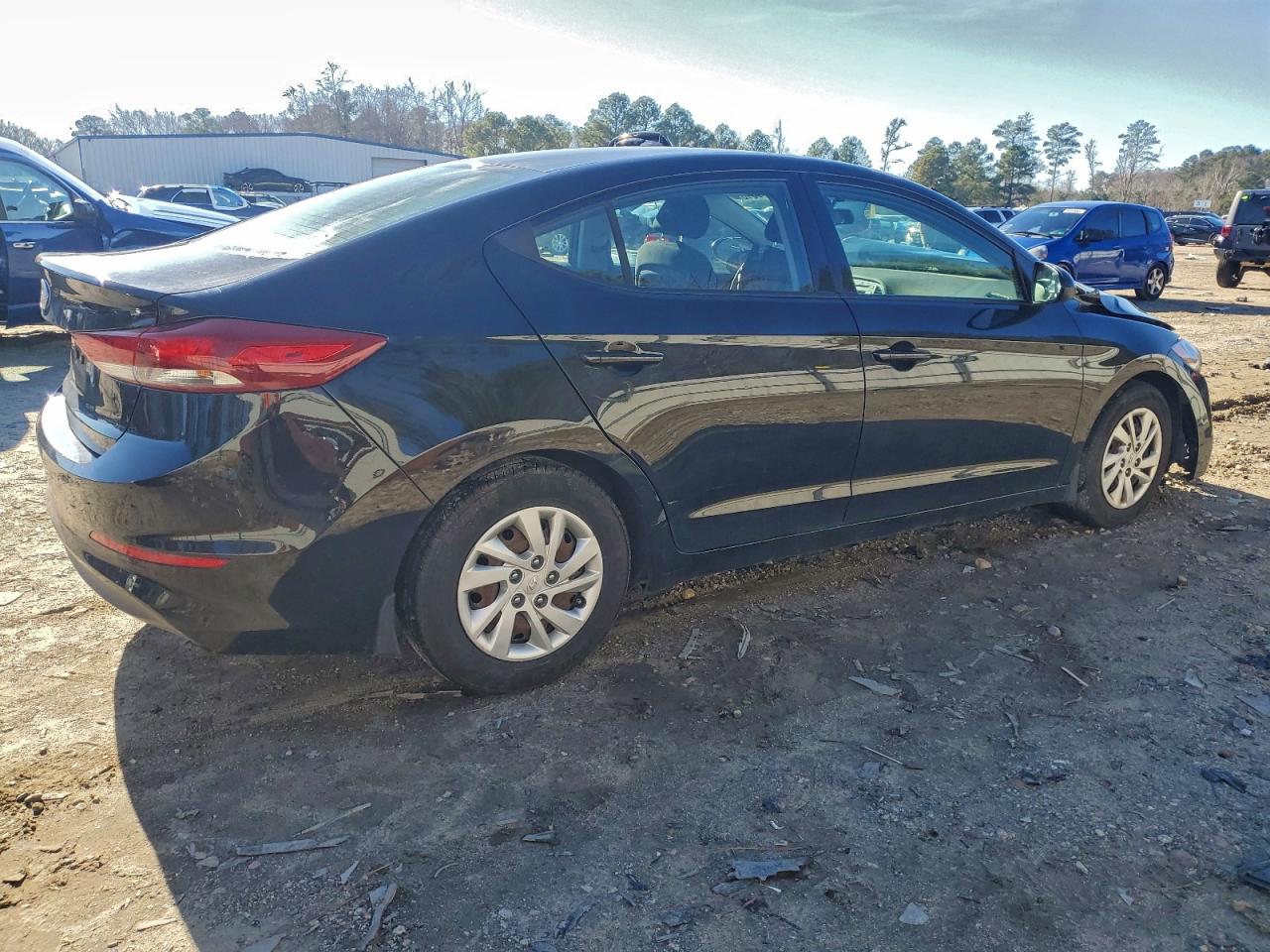 2018 HYUNDAI ELANTRA SE photo 3