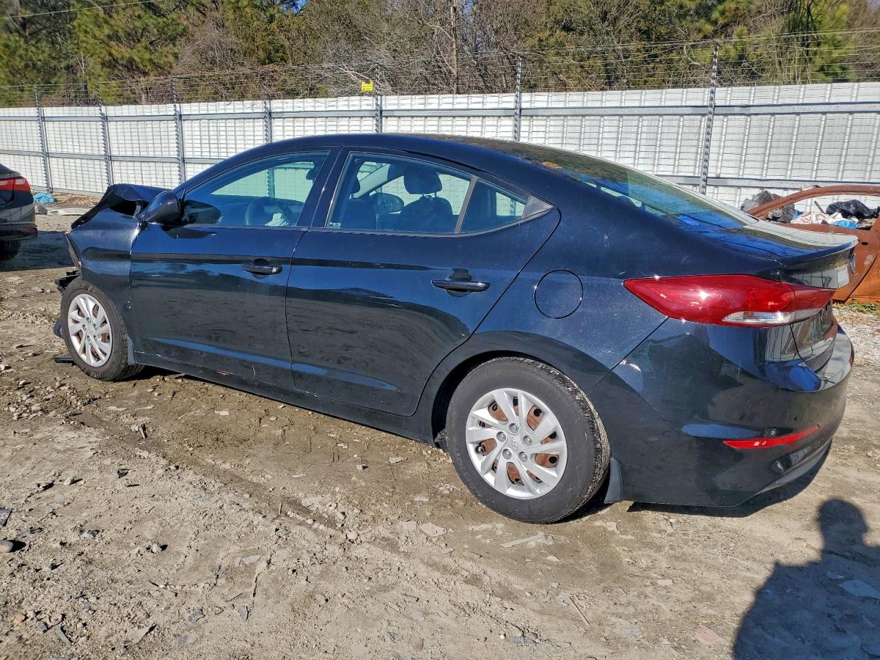 2018 HYUNDAI ELANTRA SE photo 2