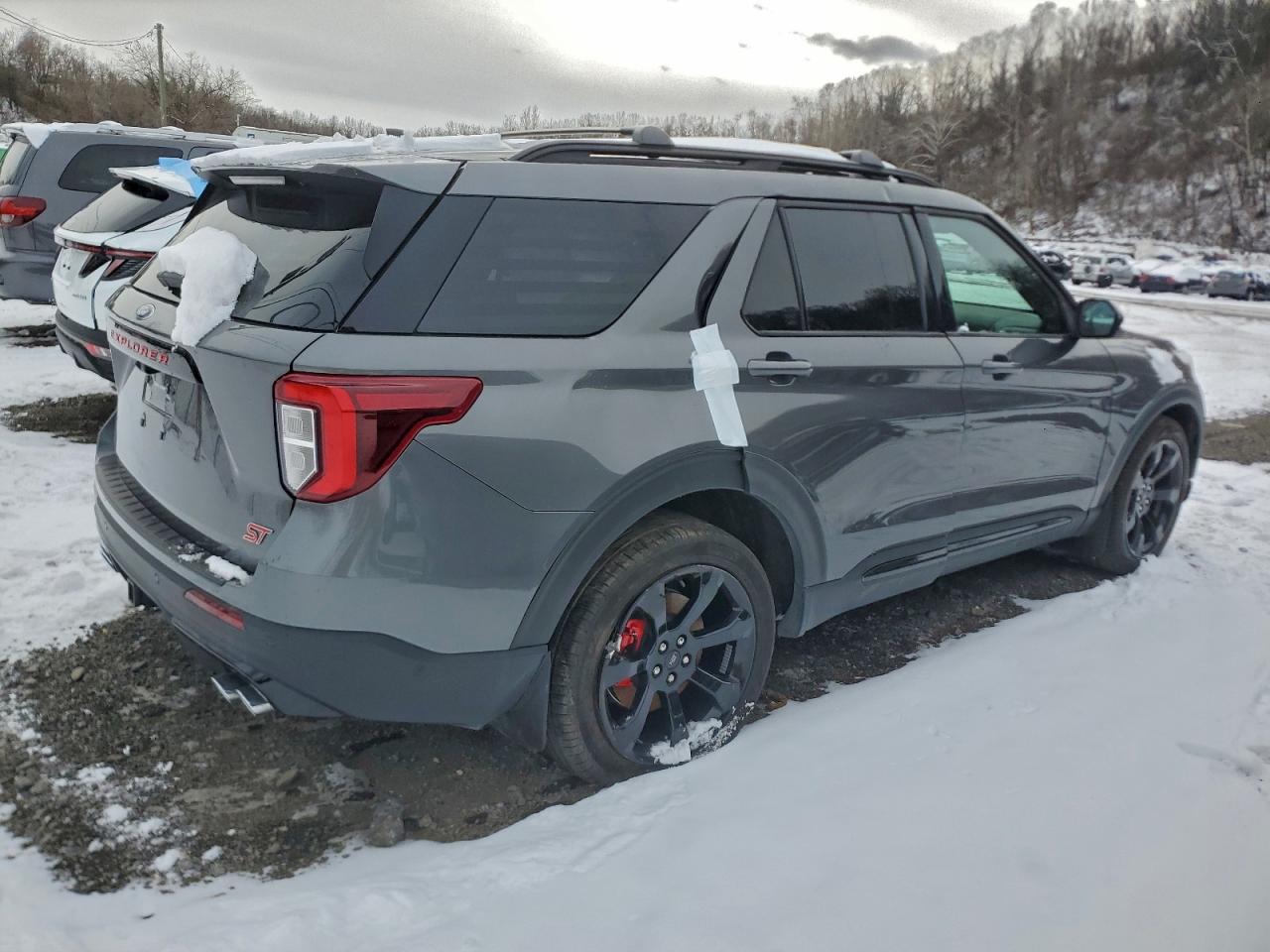 2024 FORD EXPLORER ST photo 3
