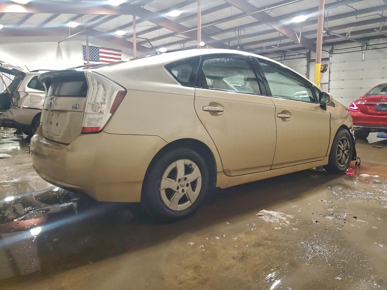 2010 TOYOTA PRIUS photo 3