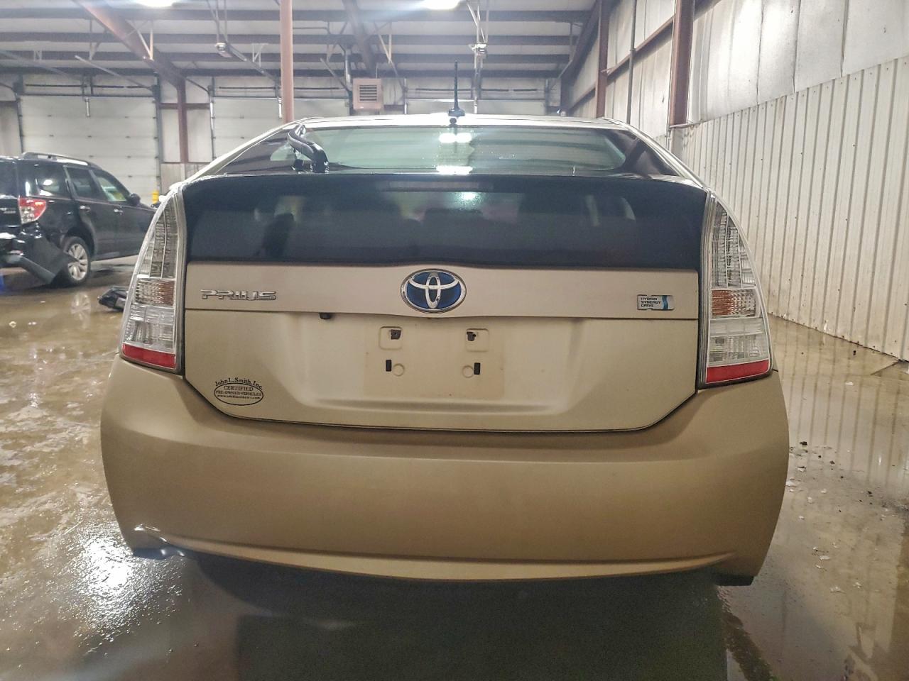 2010 TOYOTA PRIUS photo 6