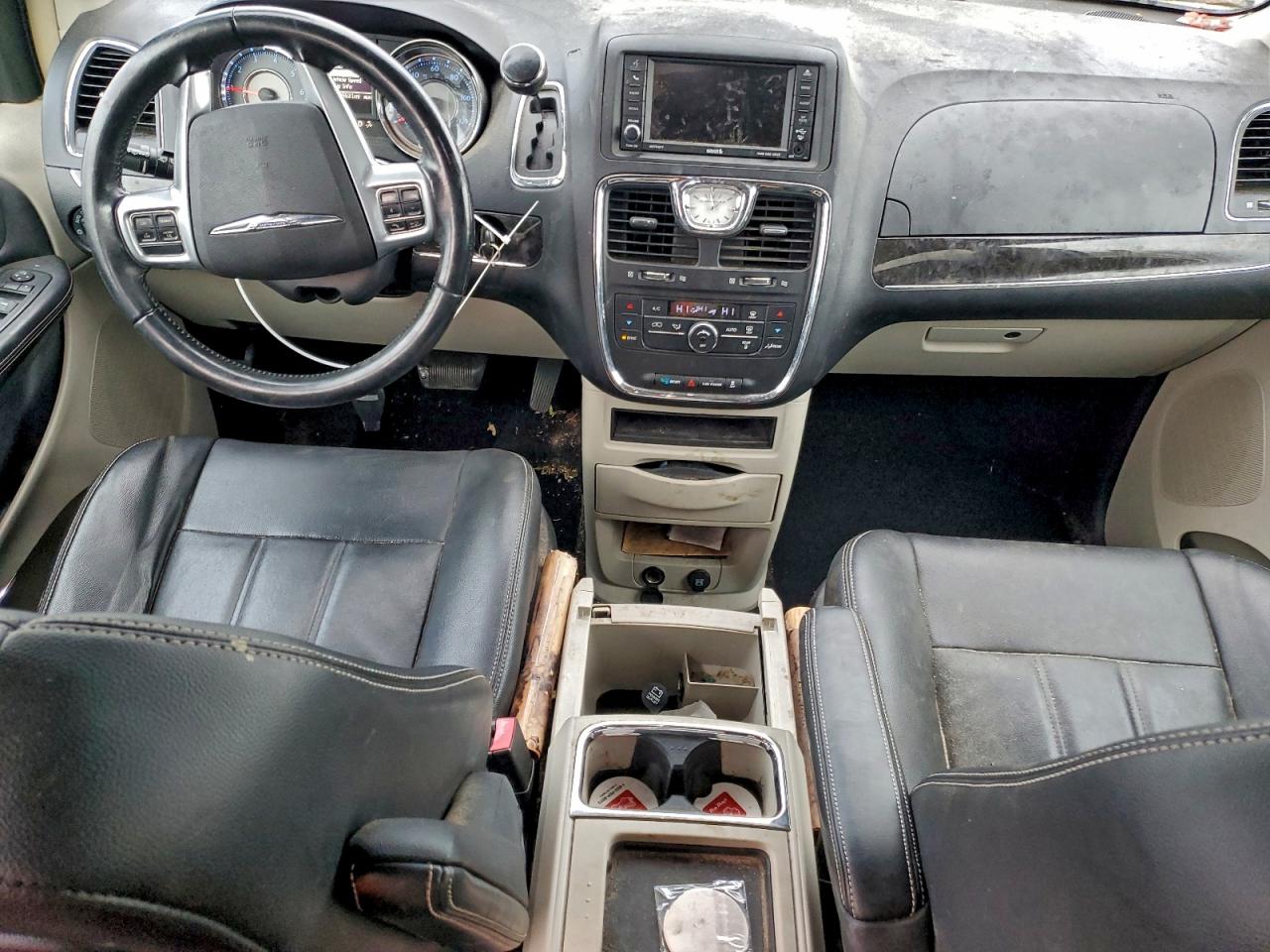2013 CHRYSLER TOWN & COUNTRY TOURING photo 8
