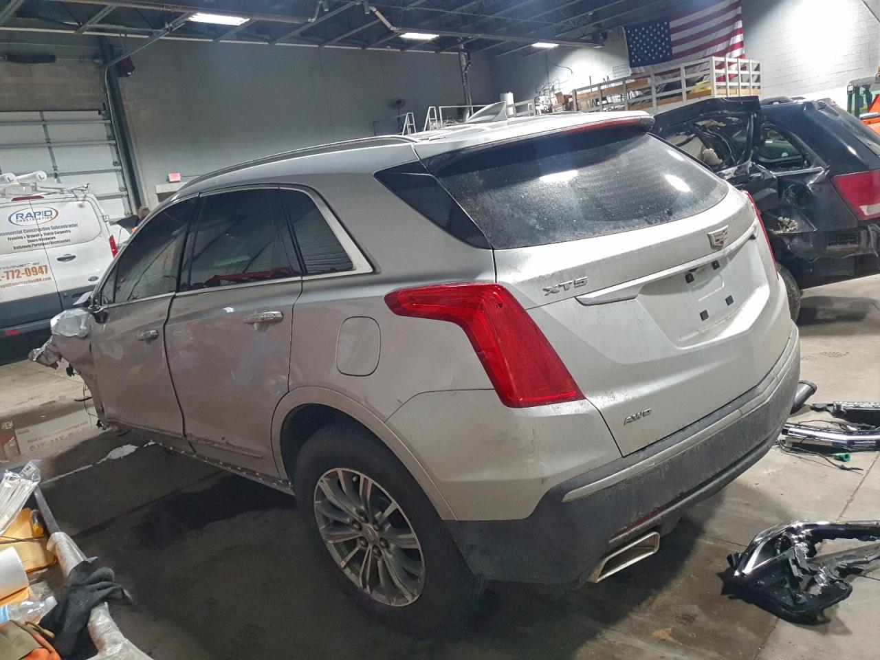 2017 CADILLAC XT5 photo 2