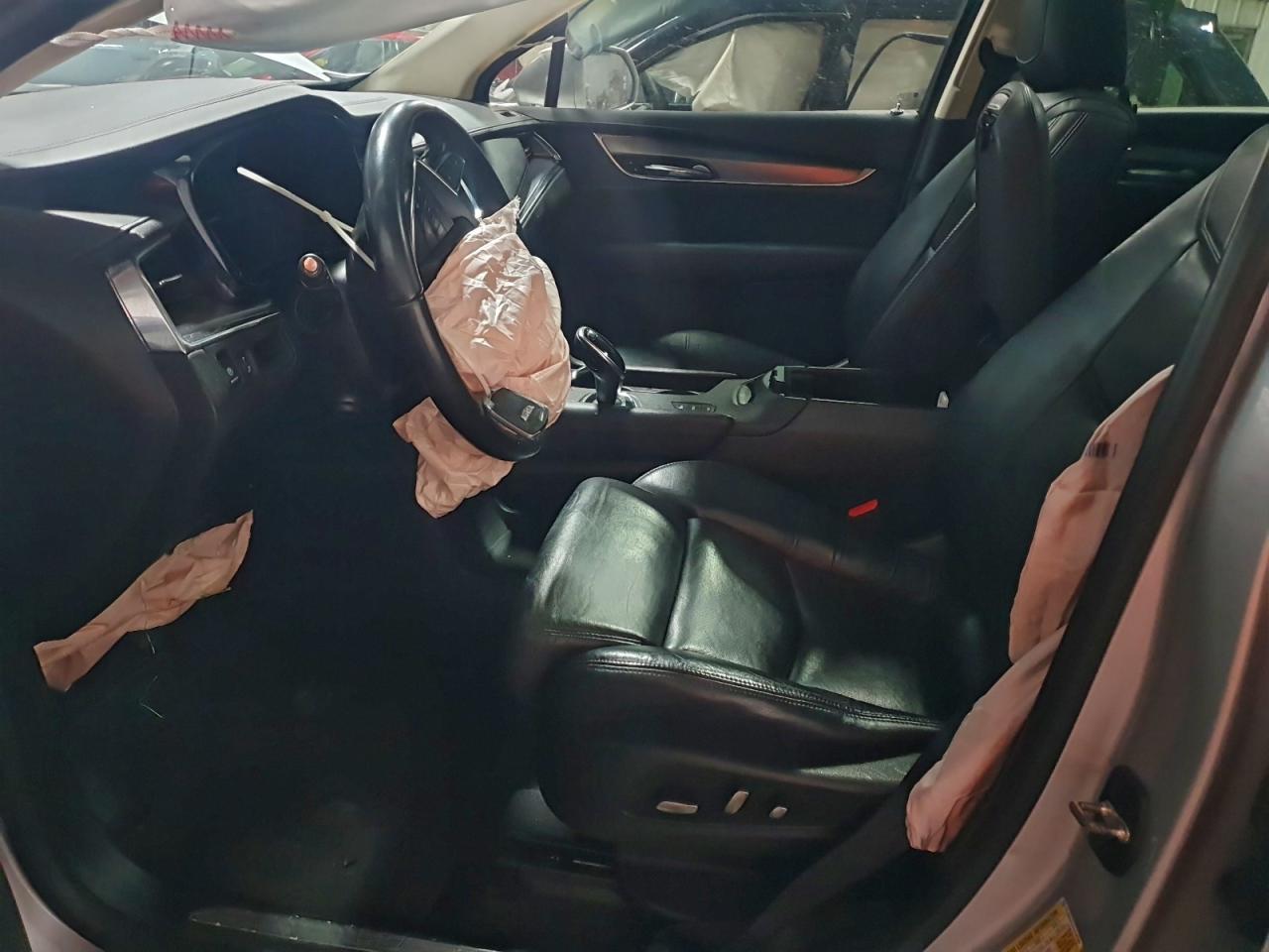 2017 CADILLAC XT5 photo 7