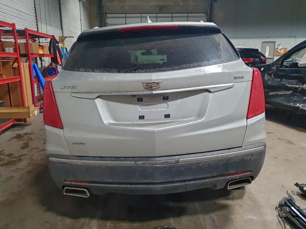 2017 CADILLAC XT5 photo 6