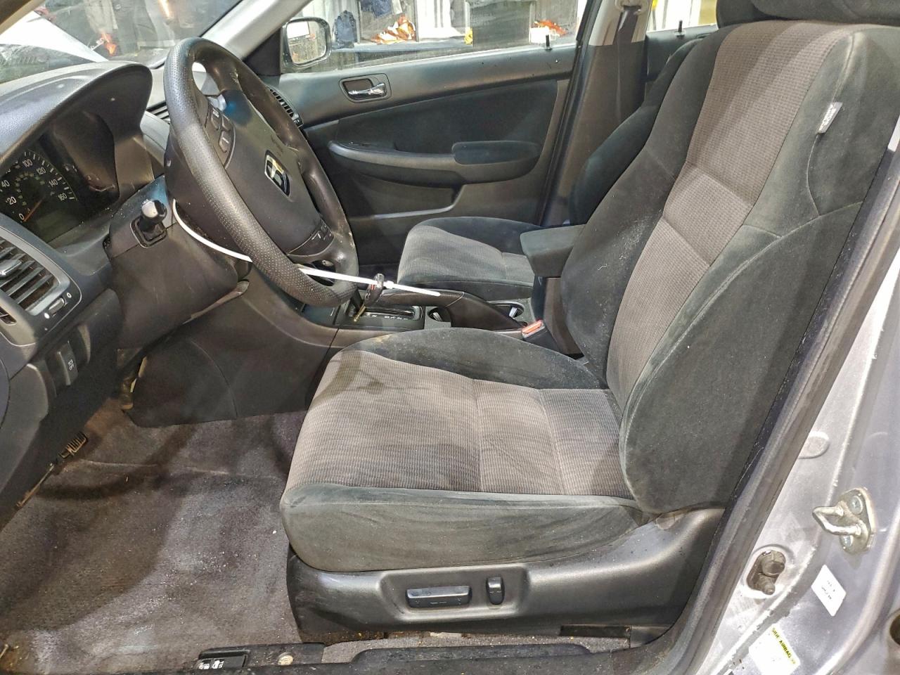 2005 HONDA ACCORD LX photo 13