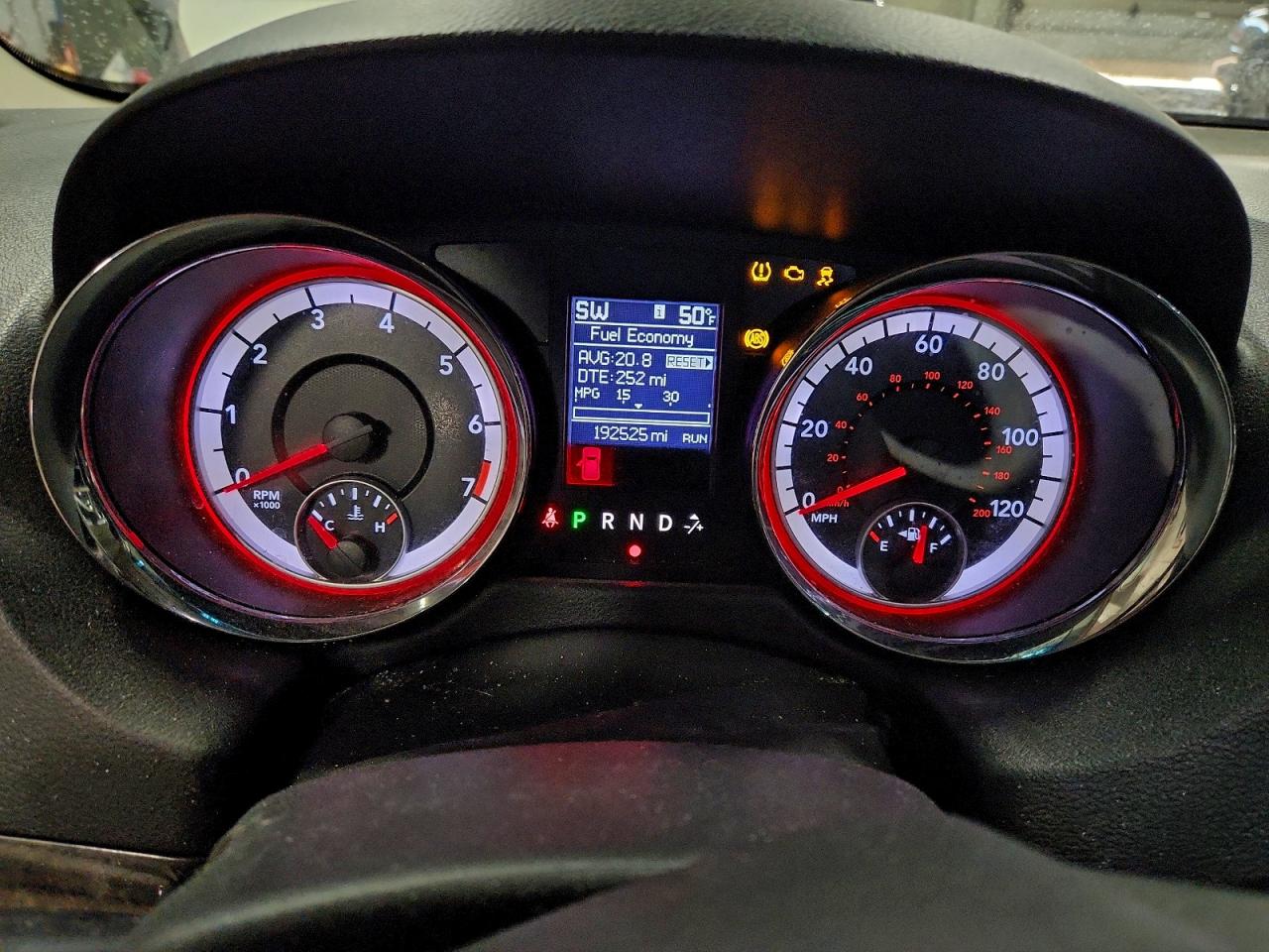 2011 DODGE GRAND CARAVAN CREW photo 9