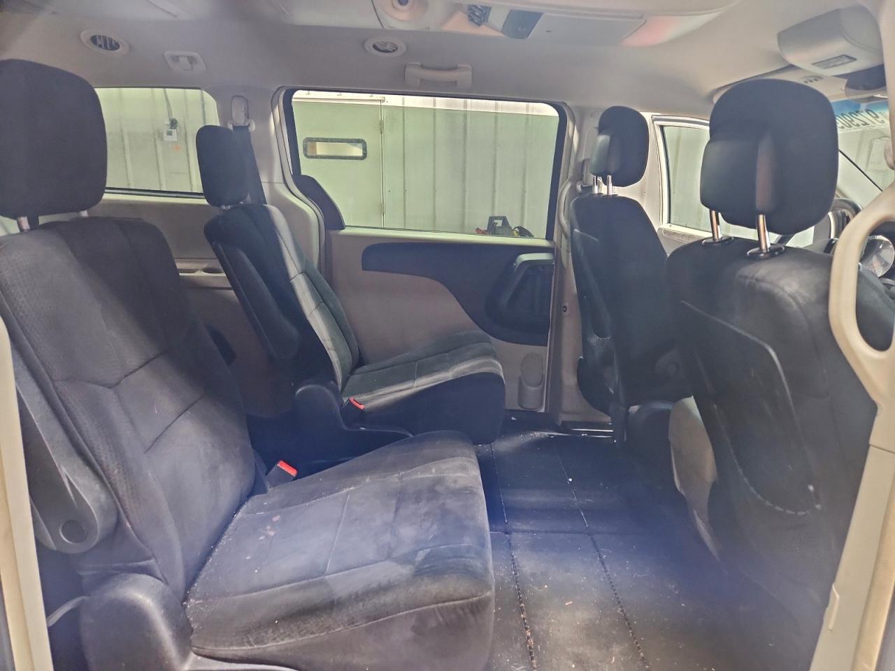 2011 DODGE GRAND CARAVAN CREW photo 10