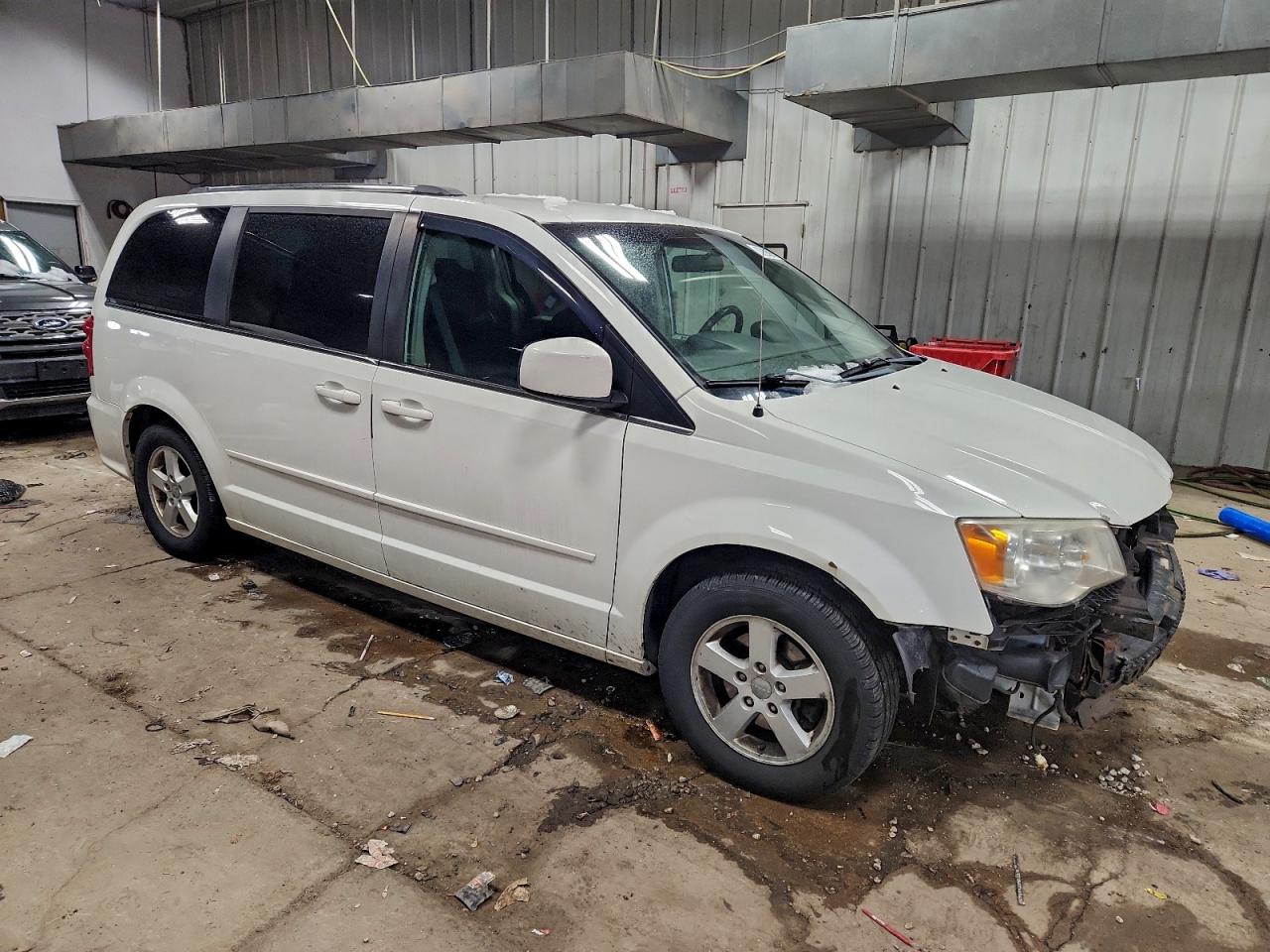 2011 DODGE GRAND CARAVAN CREW photo 4