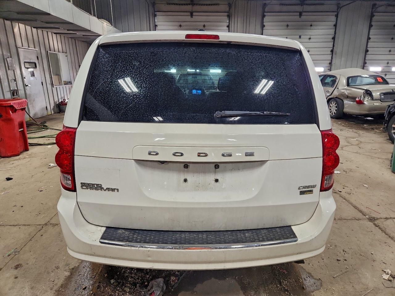 2011 DODGE GRAND CARAVAN CREW photo 6
