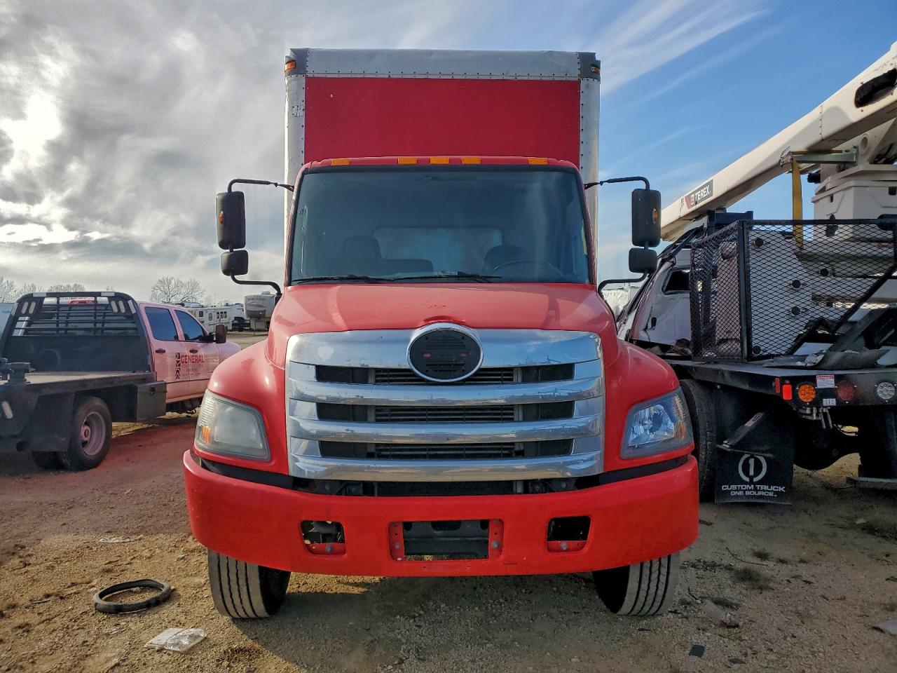2015 HINO 258/268 BOX TRUCK photo 5