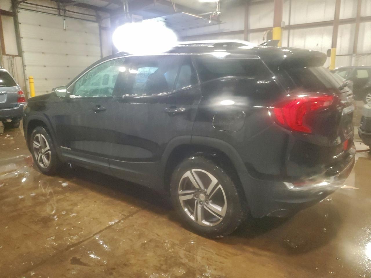 2020 GMC TERRAIN SLT photo 2