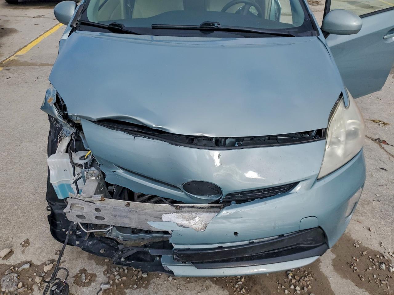 2012 TOYOTA PRIUS photo 11