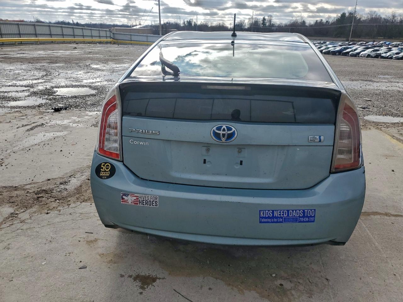 2012 TOYOTA PRIUS photo 6