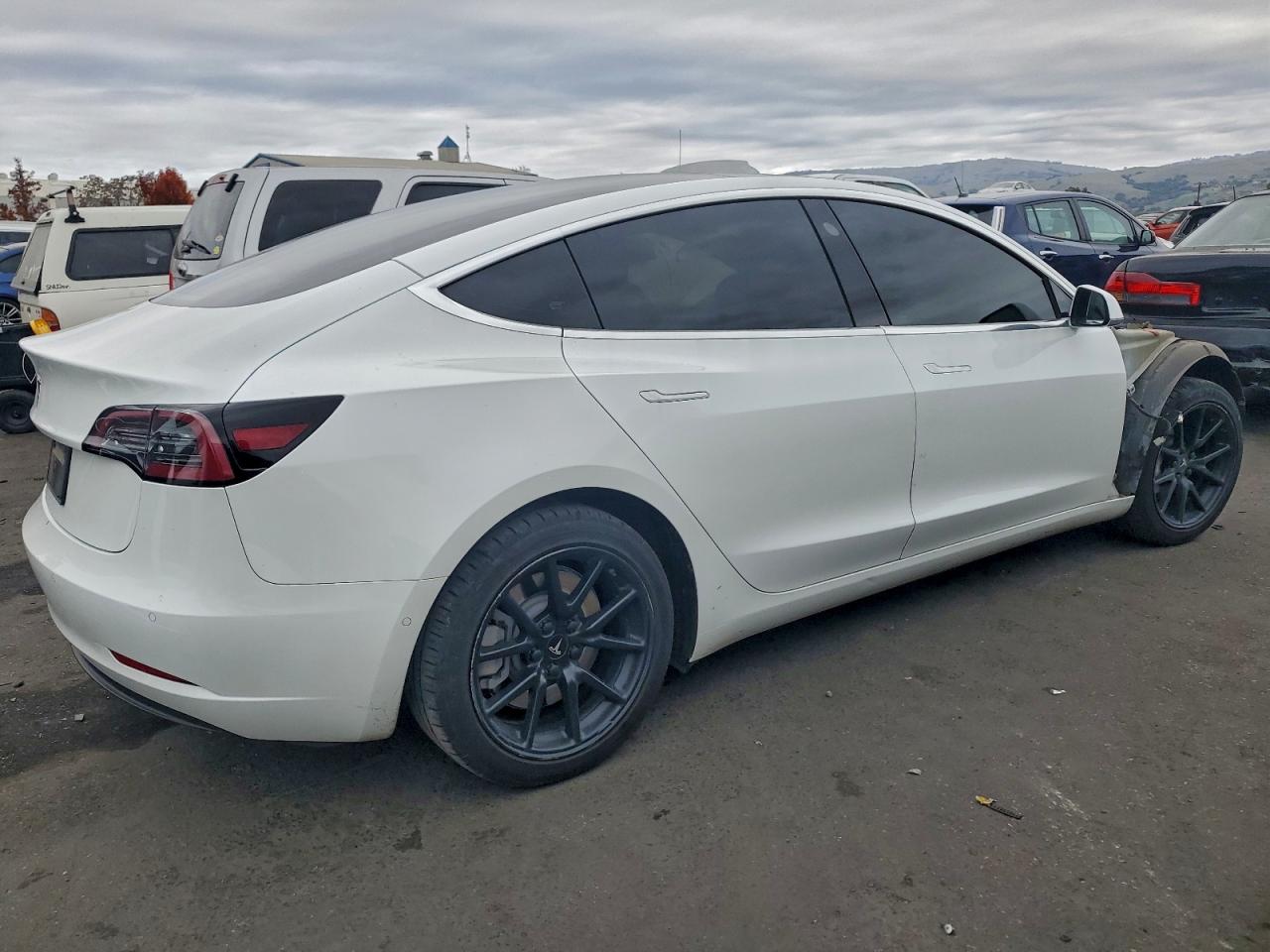 2020 TESLA MODEL 3 photo 3