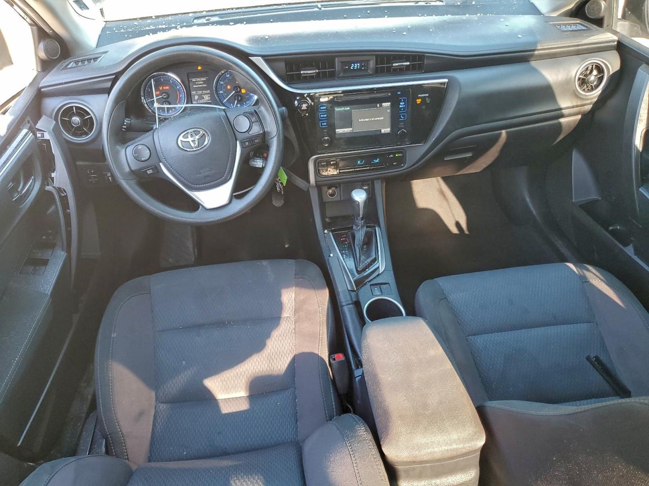 2017 TOYOTA COROLLA L photo 8