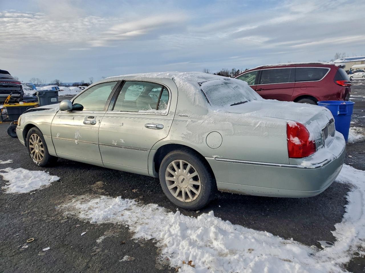 2007 LINCOLN TOWN CAR SIGNATURE photo 3