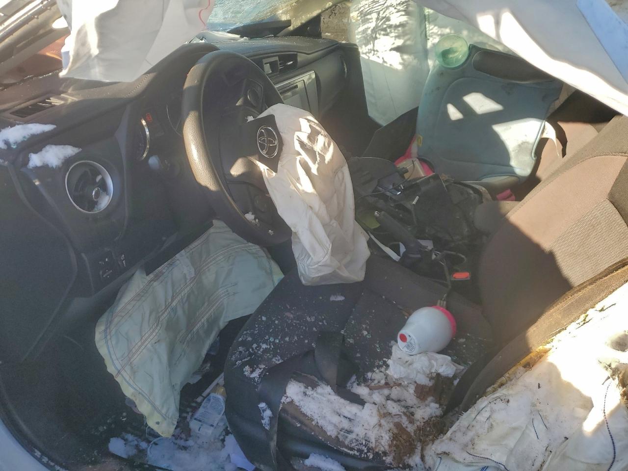 2018 TOYOTA COROLLA L photo 8