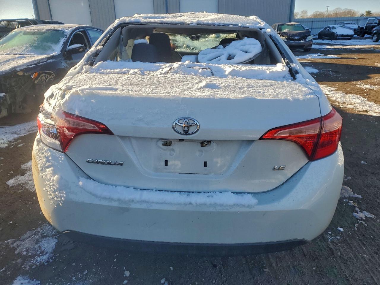 2018 TOYOTA COROLLA L photo 6