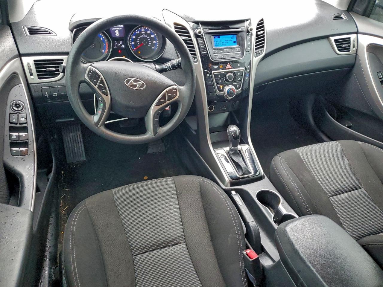 2017 HYUNDAI ELANTRA GT photo 8
