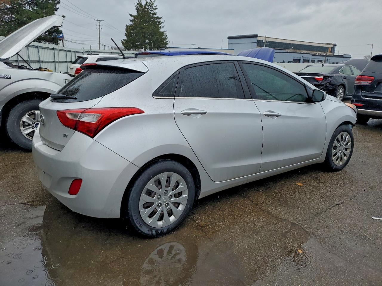 2017 HYUNDAI ELANTRA GT photo 3