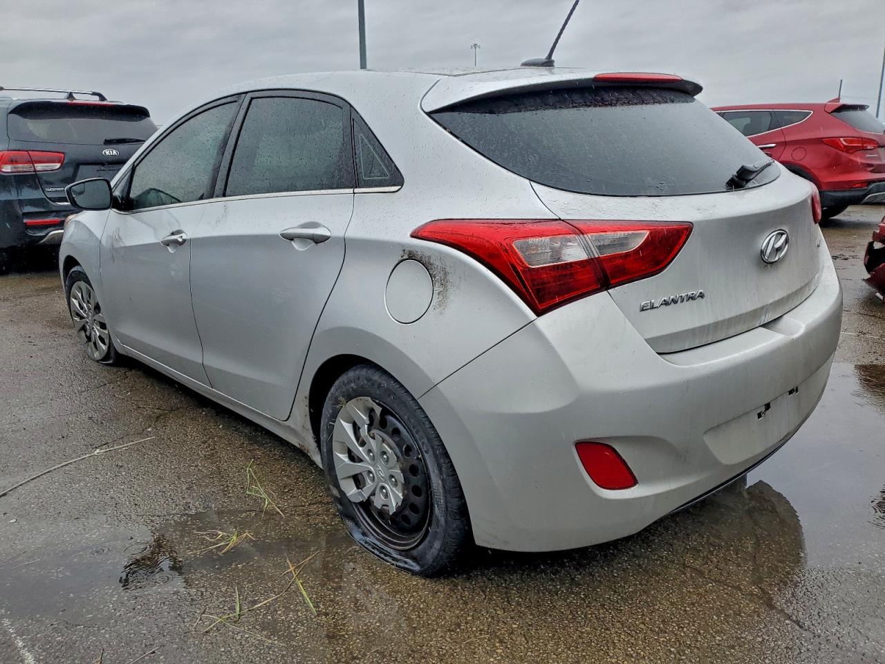 2017 HYUNDAI ELANTRA GT photo 2