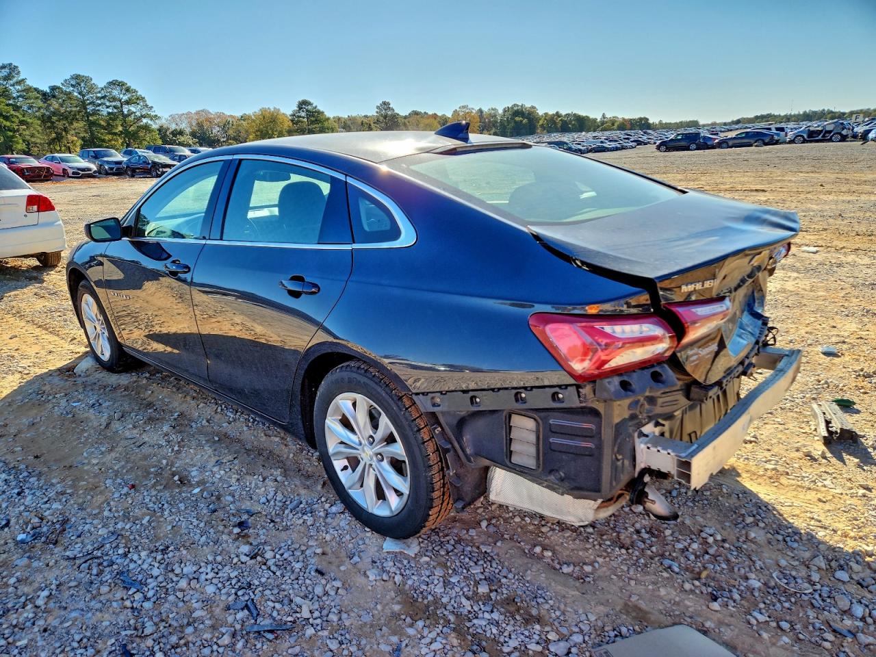 2022 CHEVROLET MALIBU LT photo 4