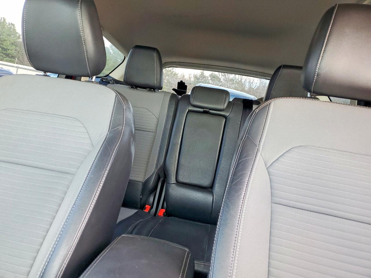 2019 FORD ESCAPE SE photo 10